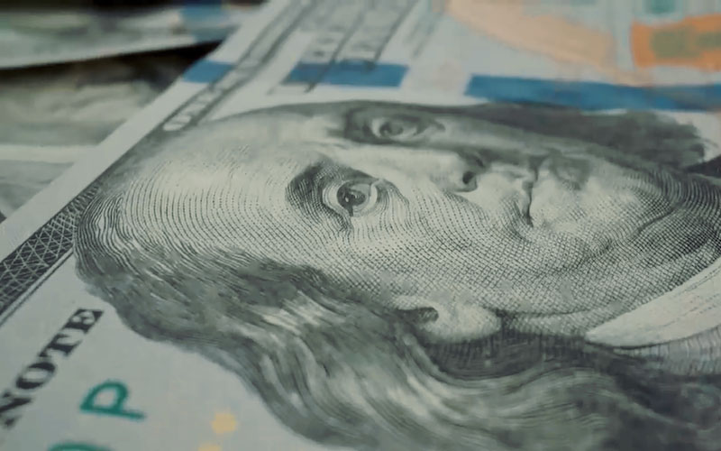 政斗火烧联储，美元与美债“分家”，黄金破4600，美元、美债、黄金如何变盘？